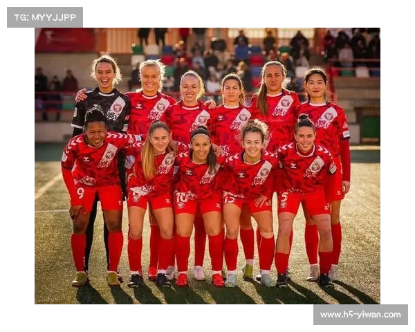 澳大利亚女足球员萨姆科尔与美国国脚梅维斯甜蜜订婚浪漫时刻曝光 澳大利亚女足球员萨姆科尔与美国国脚梅维斯甜蜜订婚浪漫时刻曝光