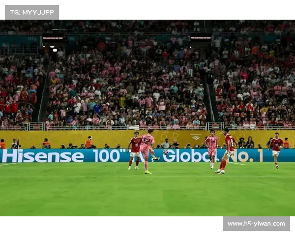 海信百吋RGB Mini LED亮相世俱杯 引领中国科技震撼全球赛事